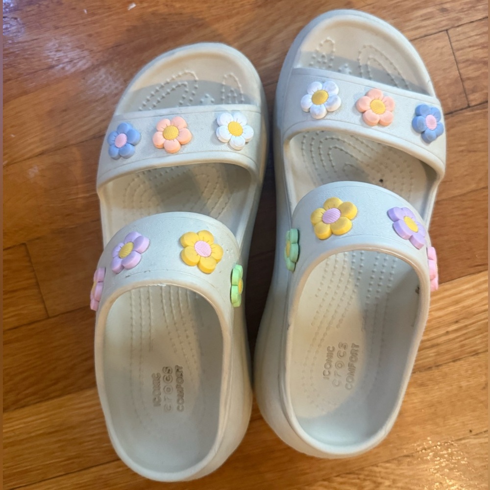 Croc Sandals Size 8